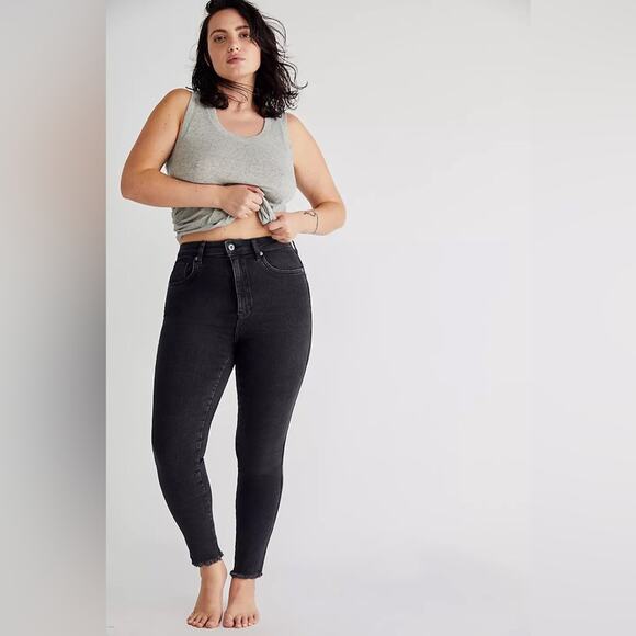 Free People Raw High-Rise Jegging black distressed raw hem‎ skinny leg - Picture 4 of 8